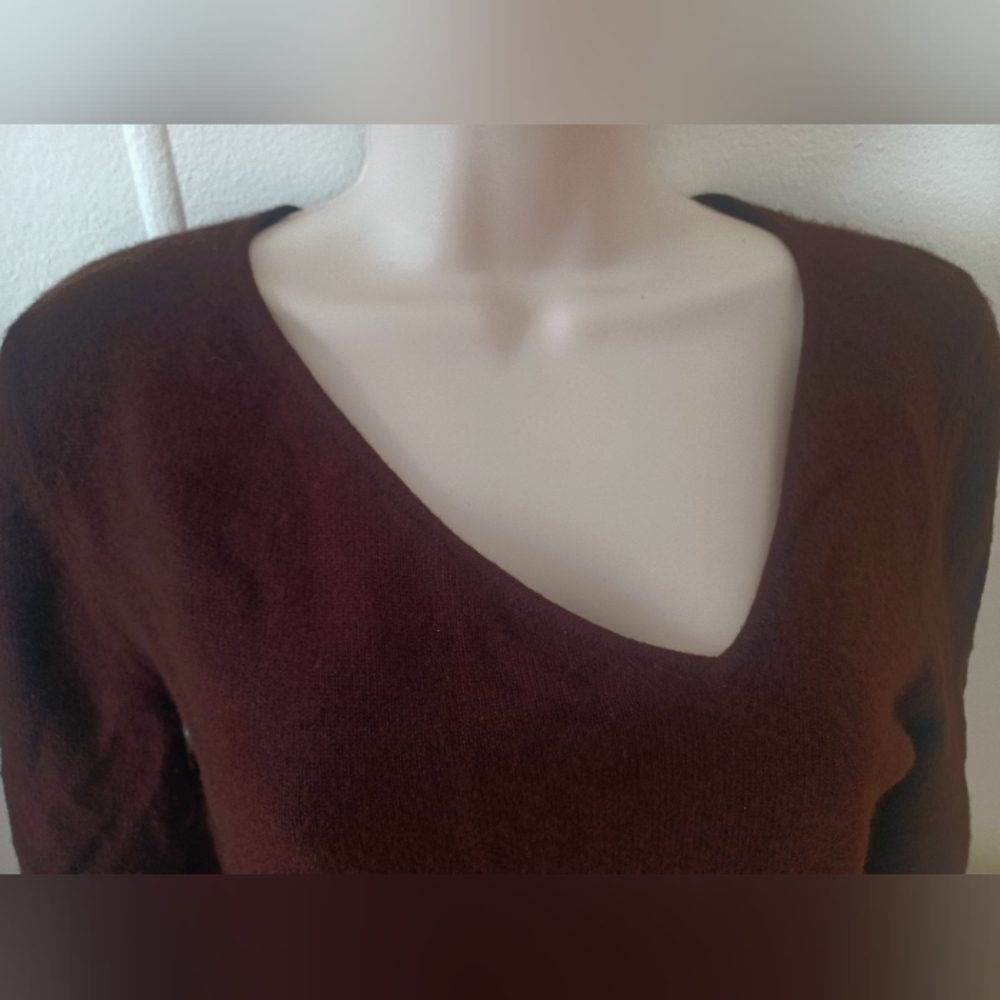 Heidi Weisel cashmere Blend Asymmetrical V Neck Brown size Medium - Picture 4 of 8